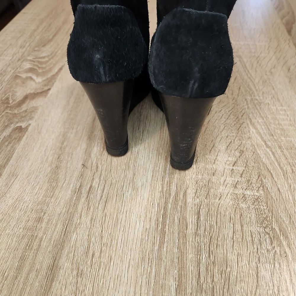 Tesori Black Wedge Marissa Booties Size 6.5